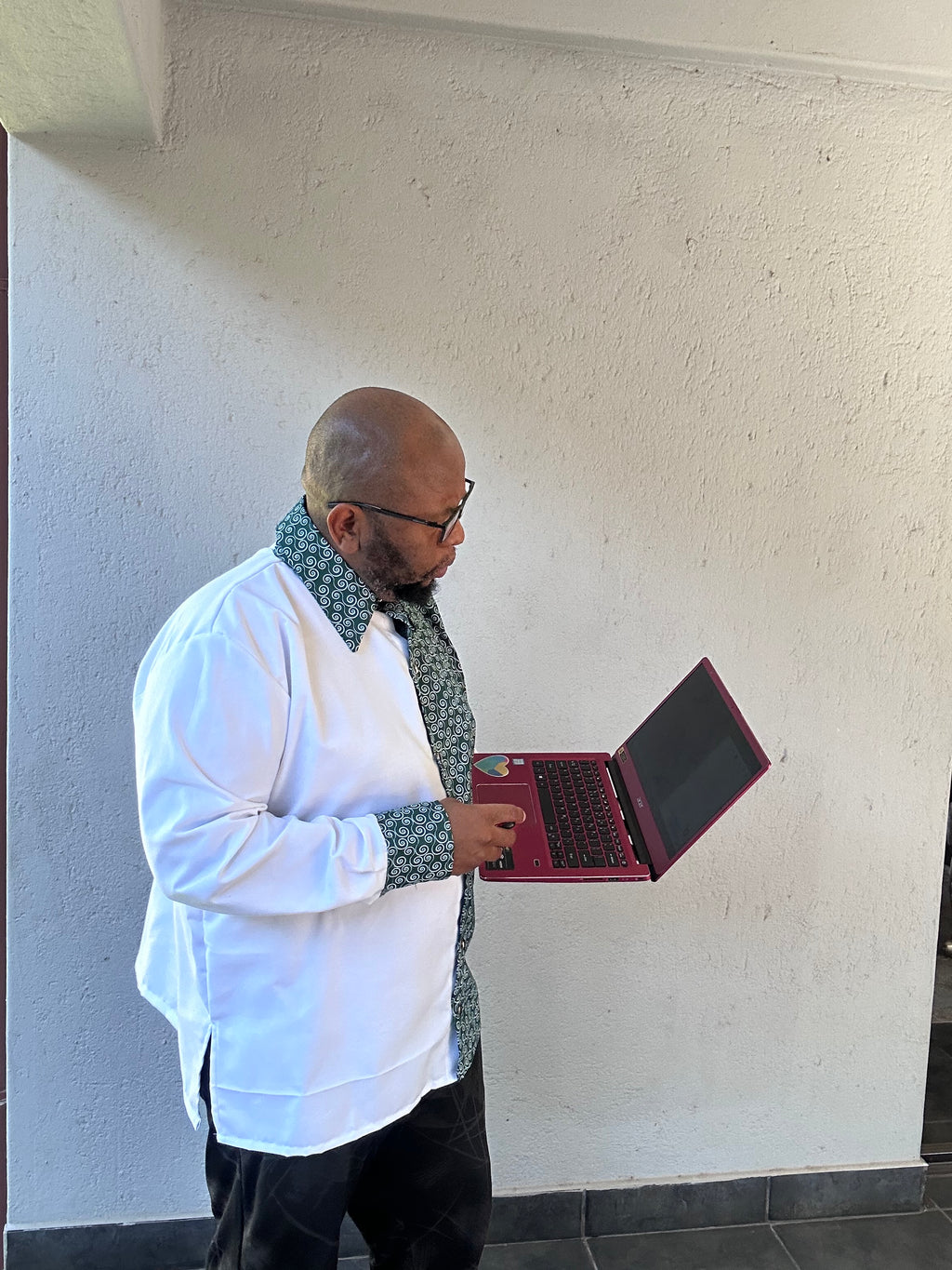 Men's Green & White Shirt