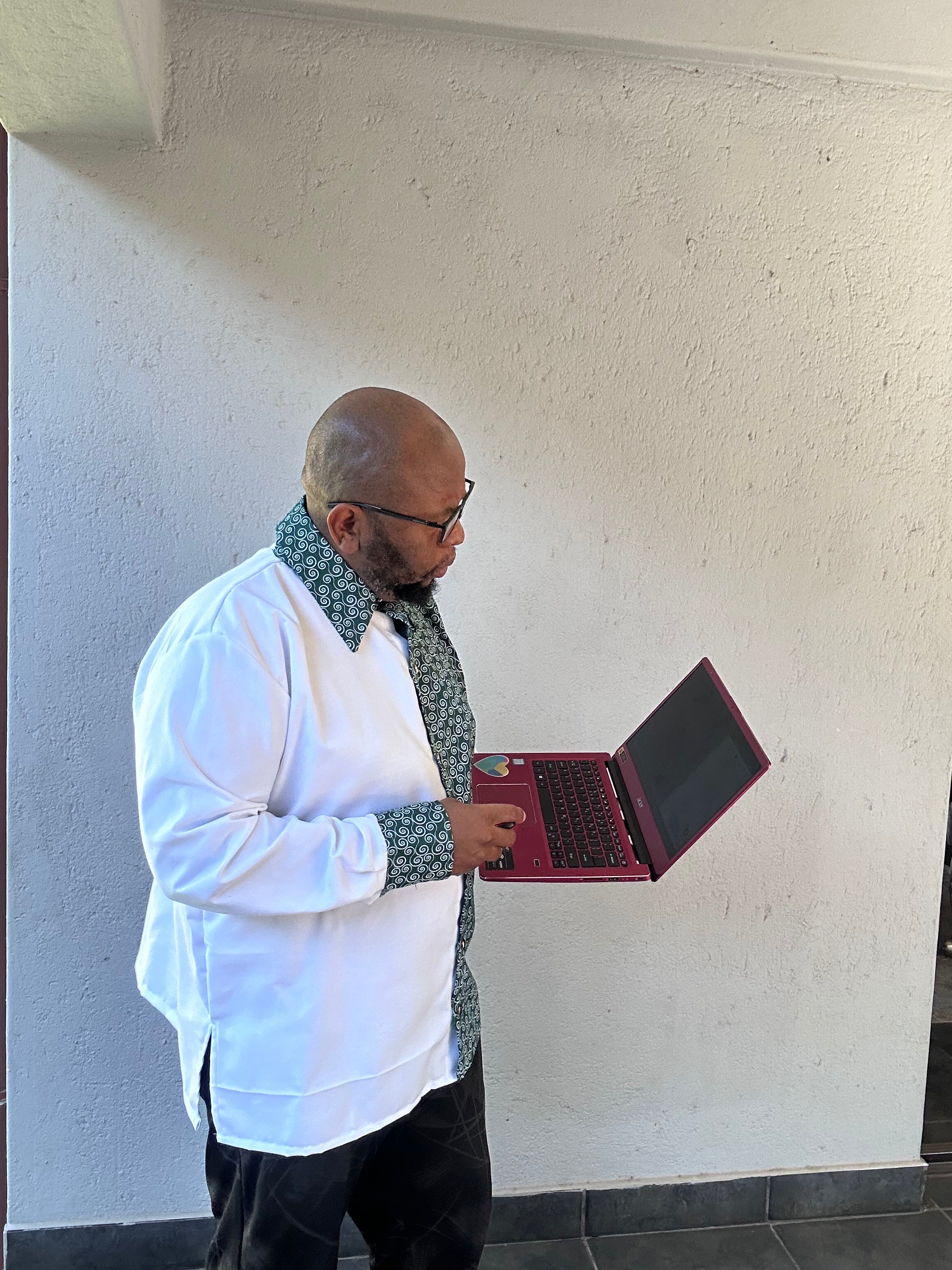 Men's Green & White Shirt