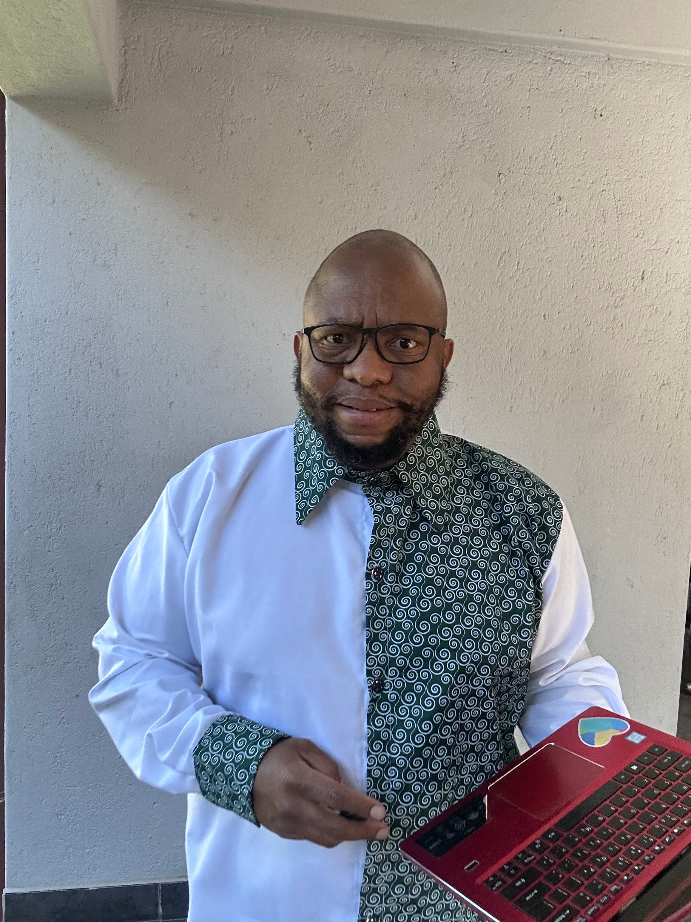 Men's Green & White Shirt