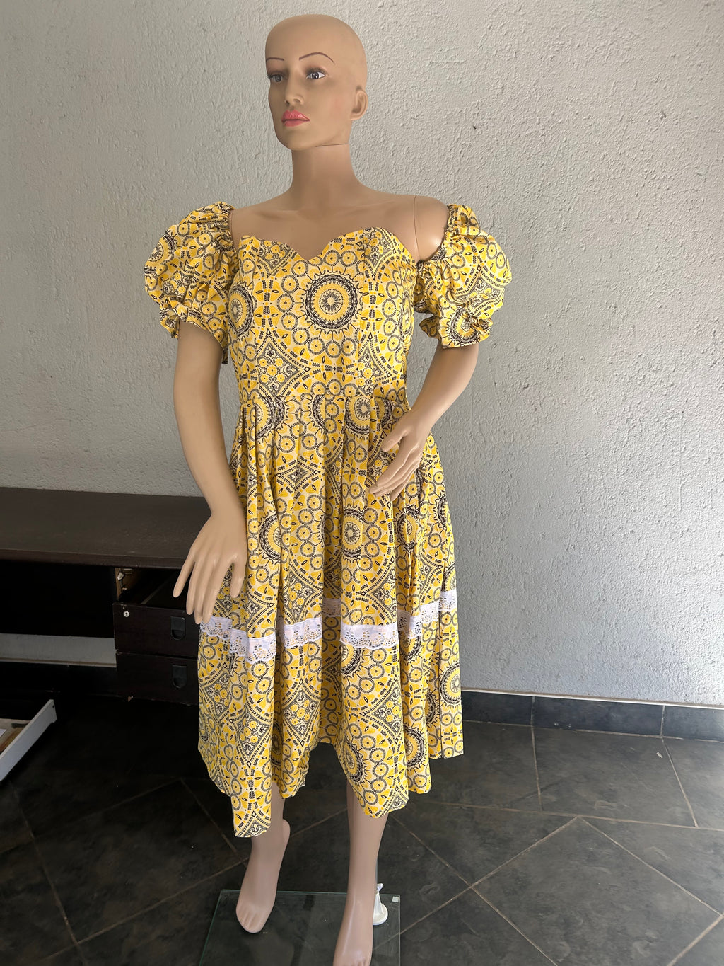 Puff Sleeves Yellow & Black Dress