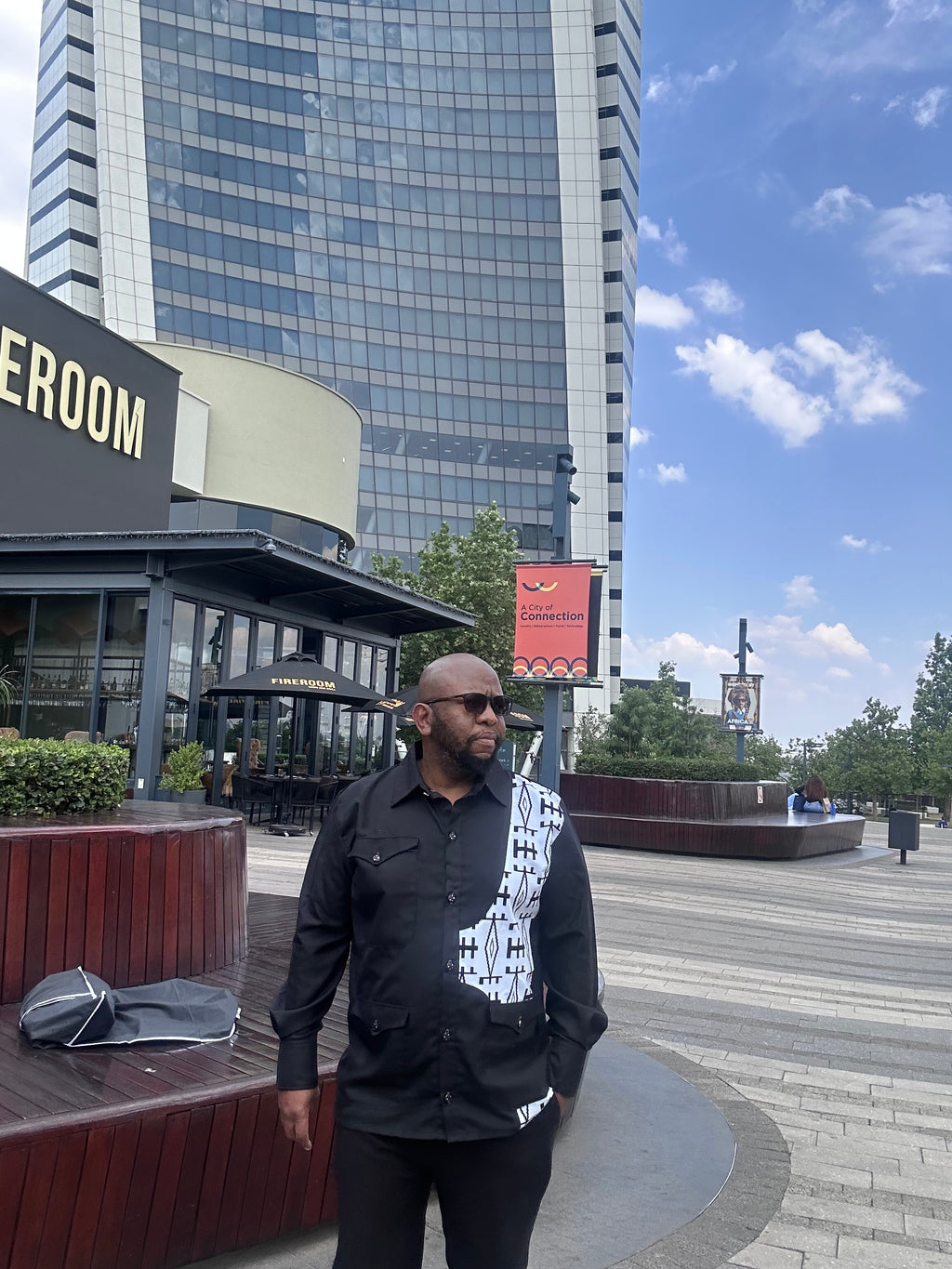 Men's Black & White Shirt